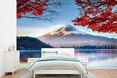 Behang - Fotobehang De Japanse Fuji berg in Azië tijdens de herfst - Breedte 330 cm x hoogte 220 cm