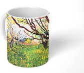 Mok - Koffiemok - Bloeiende boomgaard - Vincent van Gogh - Mokken - 350 ML - Beker - Koffiemokken - Theemok