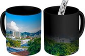 Magische Mok - Foto op Warmte Mok - Skyline van een havenstad in Colombia - 350 ML - Uitdeelcadeautjes