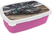 Broodtrommel Roze - Lunchbox - Brooddoos - Donkere wolken boven de stoomlocomotief - 18x12x6 cm - Kinderen - Meisje