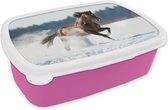 Broodtrommel Roze - Lunchbox Paard - Sneeuw - Winter - Brooddoos 18x12x6 cm - Brood lunch box - Broodtrommels voor kinderen en volwassenen