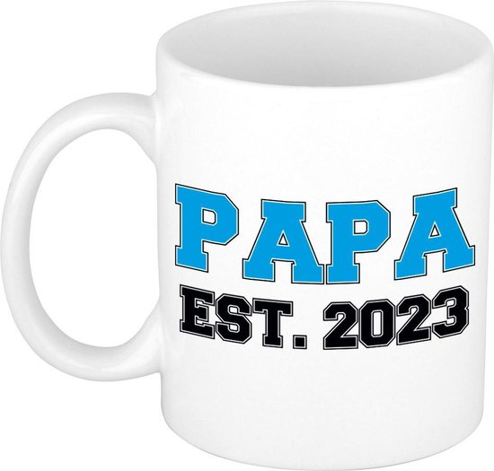 Papa est 2023 mug / tasse blanc avec lettres bleues 300 ml - mug cadeau  futur père | bol.com