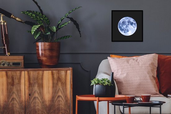 Photo encadrée - Une représentation parfaite de la lune dans l'univers noir cadre photo noir 40x40 cm - Affiche encadrée (Décoration murale salon / chambre)