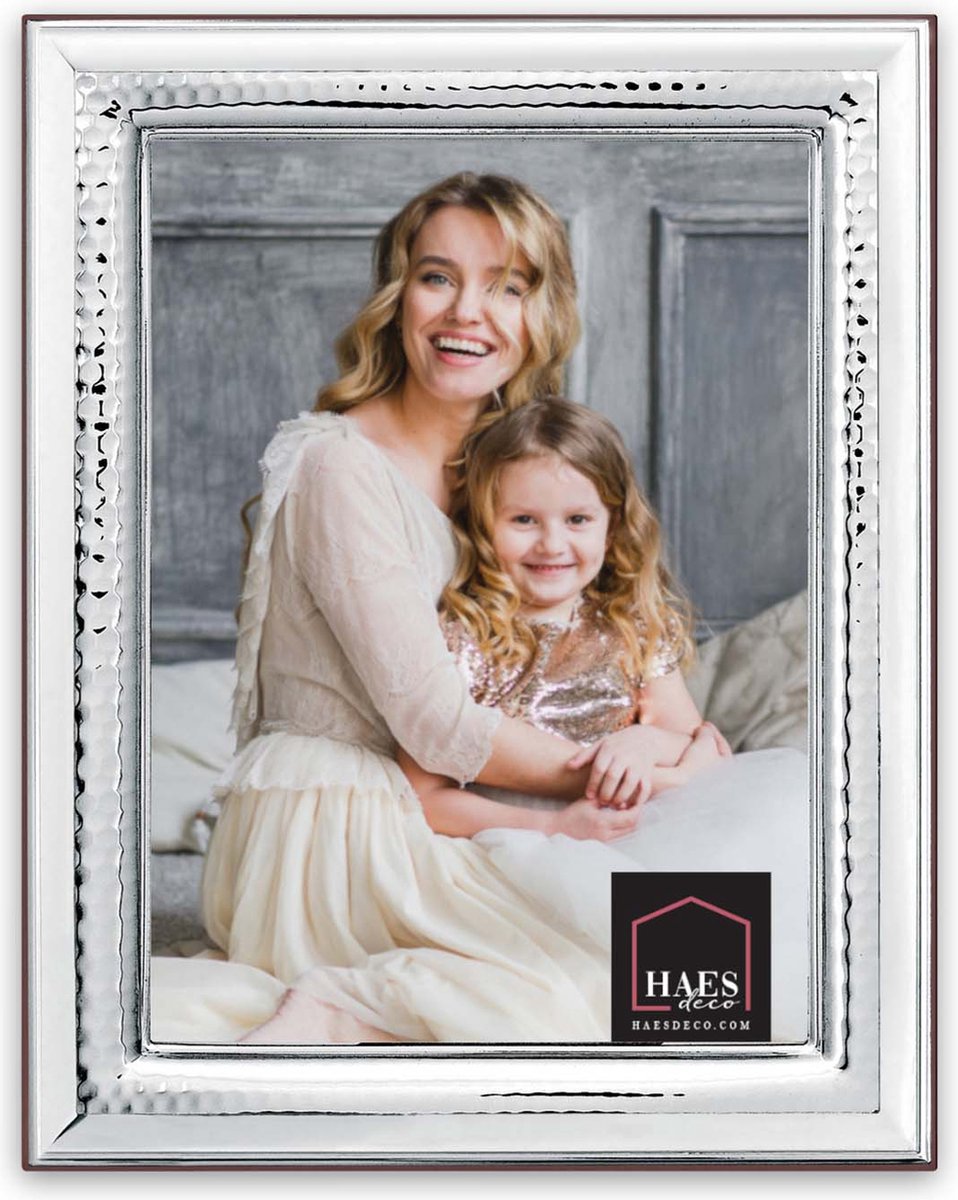 HAES deco Verzilverde Fotolijst Brescia voor een foto van 20x25 cm – Fraai Verzilverd met luxe Houten achterzijde en standaard om neer te zetten – VP10625
