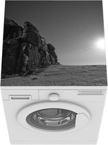 Wasmachine beschermer mat - De felle zon schijnt op het rotslandschap van het Nationaal park Dartmoor - zwart wit - Breedte 60 cm x hoogte 60 cm