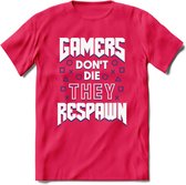 Gamers don't die T-shirt | Donker Blauw | Gaming kleding | Grappig game verjaardag cadeau shirt Heren – Dames – Unisex | - Roze - L