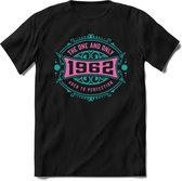 1962 The One And Only | Feest Kado T-Shirt Heren - Dames | Cobalt - Licht Roze | Perfect Verjaardag Cadeau Shirt | Grappige Spreuken - Zinnen - Teksten | Maat L