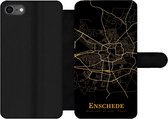 Bookcase Geschikt voor iPhone 7 telefoonhoesje - Enschede - Stadskaart - Goud - Zwart - Met vakjes - Wallet case met magneetsluiting