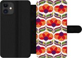Bookcase Geschikt voor iPhone 11 telefoonhoesje - Retro - Flower Power - Vintage - Kleuren - Met vakjes - Wallet case met magneetsluiting
