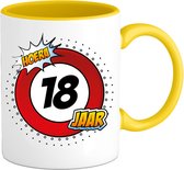 18 Jaar Verkeersbord Mok met tekst | Grappig Verjaardag Beker Cadeau | Bedrukte Koffie en Thee Mokken | Zwart | 330 ML