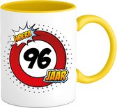 96 Jaar Verkeersbord Mok met tekst | Grappig Verjaardag Beker Cadeau | Bedrukte Koffie en Thee Mokken | Zwart | 330 ML