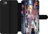 Bookcase Geschikt voor iPhone 8 telefoonhoesje - Bovenaanzicht van Times Square in New York - Met vakjes - Wallet case met magneetsluiting
