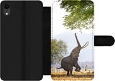 Bookcase Geschikt voor iPhone XR telefoonhoesje - Olifant - Boom - Bladeren - Met vakjes - Wallet case met magneetsluiting