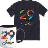 29 Jaar Vrolijke Verjaadag T-shirt met mok giftset Zwart | Verjaardag cadeau pakket set | Grappig feest shirt Heren – Dames – Unisex kleding | Koffie en thee mok | Maat L