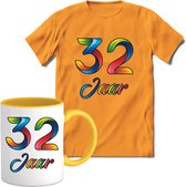 32 Jaar Vrolijke Verjaadag T-shirt met mok giftset Geel | Verjaardag cadeau pakket set | Grappig feest shirt Heren – Dames – Unisex kleding | Koffie en thee mok | Maat XXL