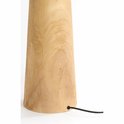 Detail van de conische basis van een houten vloerlamp met kabeluitgang.