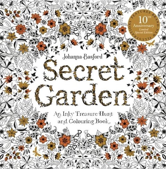 Couverture du livre Secret Garden de Johanna Basford, un livre de coloriage à l'encre avec un motif floral détaillé orange et or.
