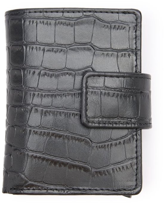 Porte-cartes noir en cuir avec imprimé croco et une fermeture à bouton-pression sur le devant.