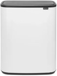 Witte Brabantia Bo Touch Bin prullenbak met donkergrijs deksel.