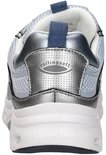 Achterzijaanzicht van een lichtblauwe Gabor Rollingsoft sneaker met zilveren accenten.