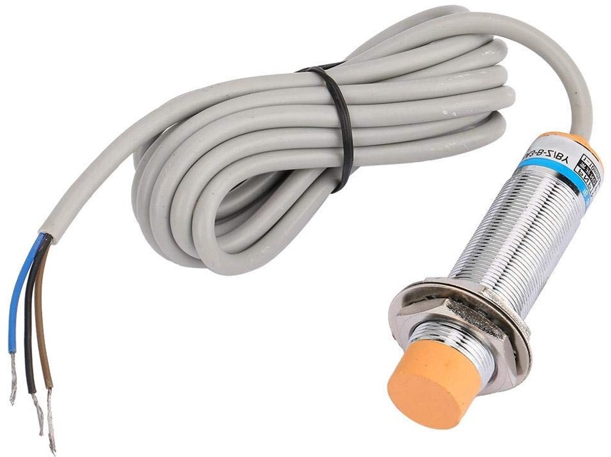 Inductieve nabijheidssensor met 10mm detectieafstand, 3 draden PNP, schakeldetector voor DC12-24V toepassingen