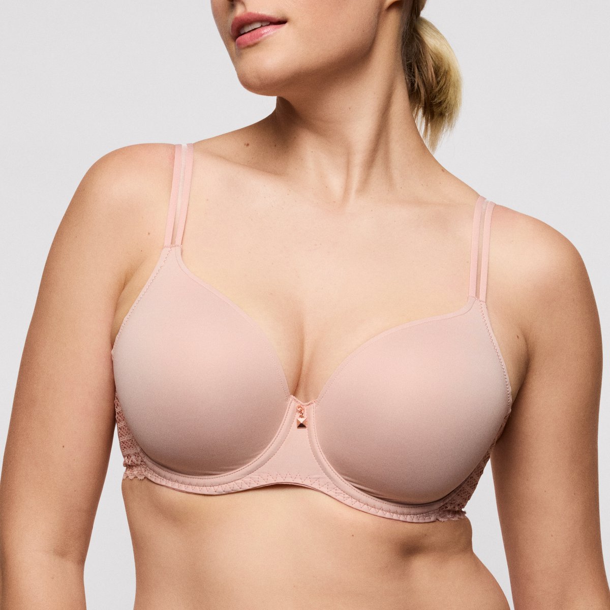 PrimaDonna Twist Twist Side Voorgevormde Beugel Bh 0242570 Powder Rose - maat EU 80D / FR