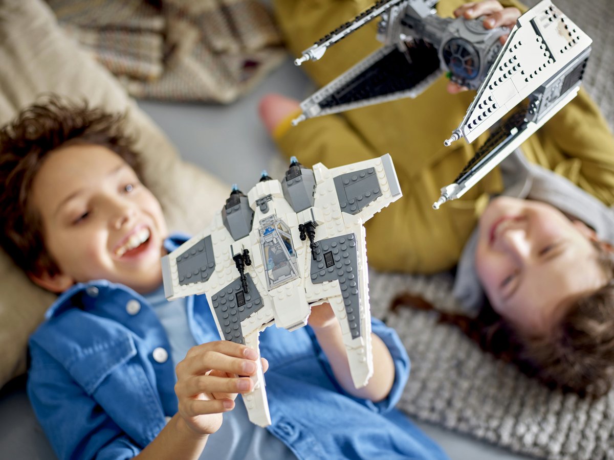 Bol.com LEGO Star Wars Mandalorian Fang Fighter vs. TIE Interceptor Set - 75348 aanbieding