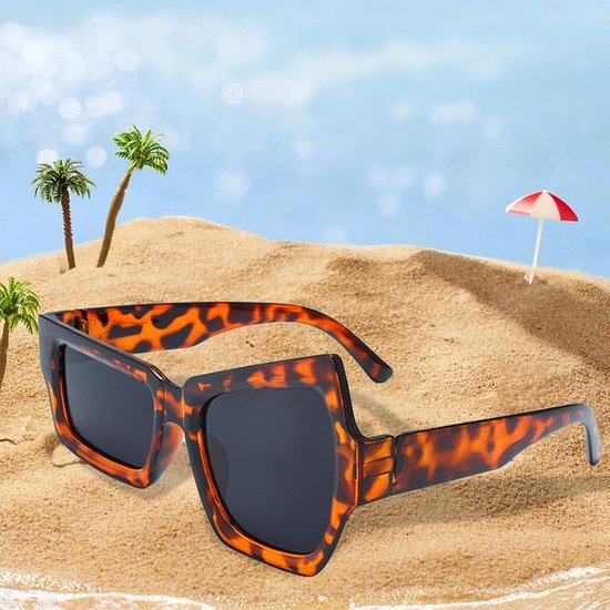 Grappige Zonnebril - Unieke Bril - Feest Accessoire - Asymmetrisch Design - 14.5 cm Breed - Meerdere Kleuren — afbeelding 3