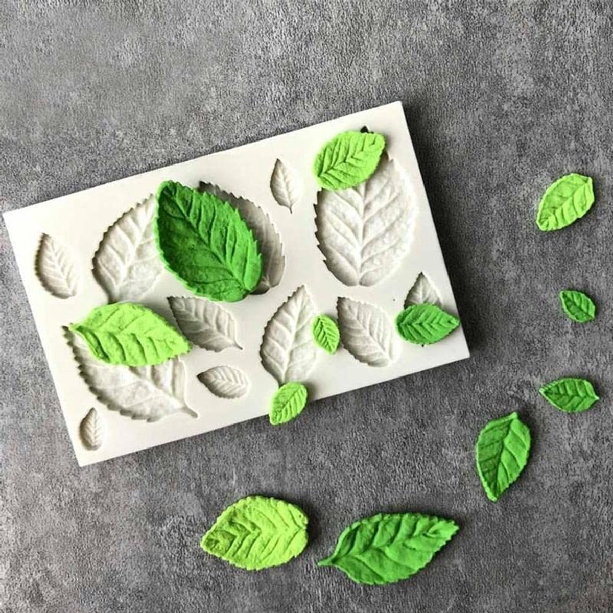 Cosensi - Dailygoods - Dailygoody - 3D Bladeren Vorm - Siliconen Bakvorm - Multifunctioneel - Beige - Voedsel Mal - DIY Decoratie - Geschikt voor Taarten - Cake Decoratie