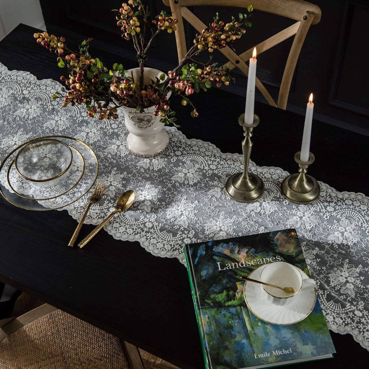 Tafelloper - Decoratieve loper - Eettafel decoreren - Kanten bloemen design - 40x140 cm - Wit