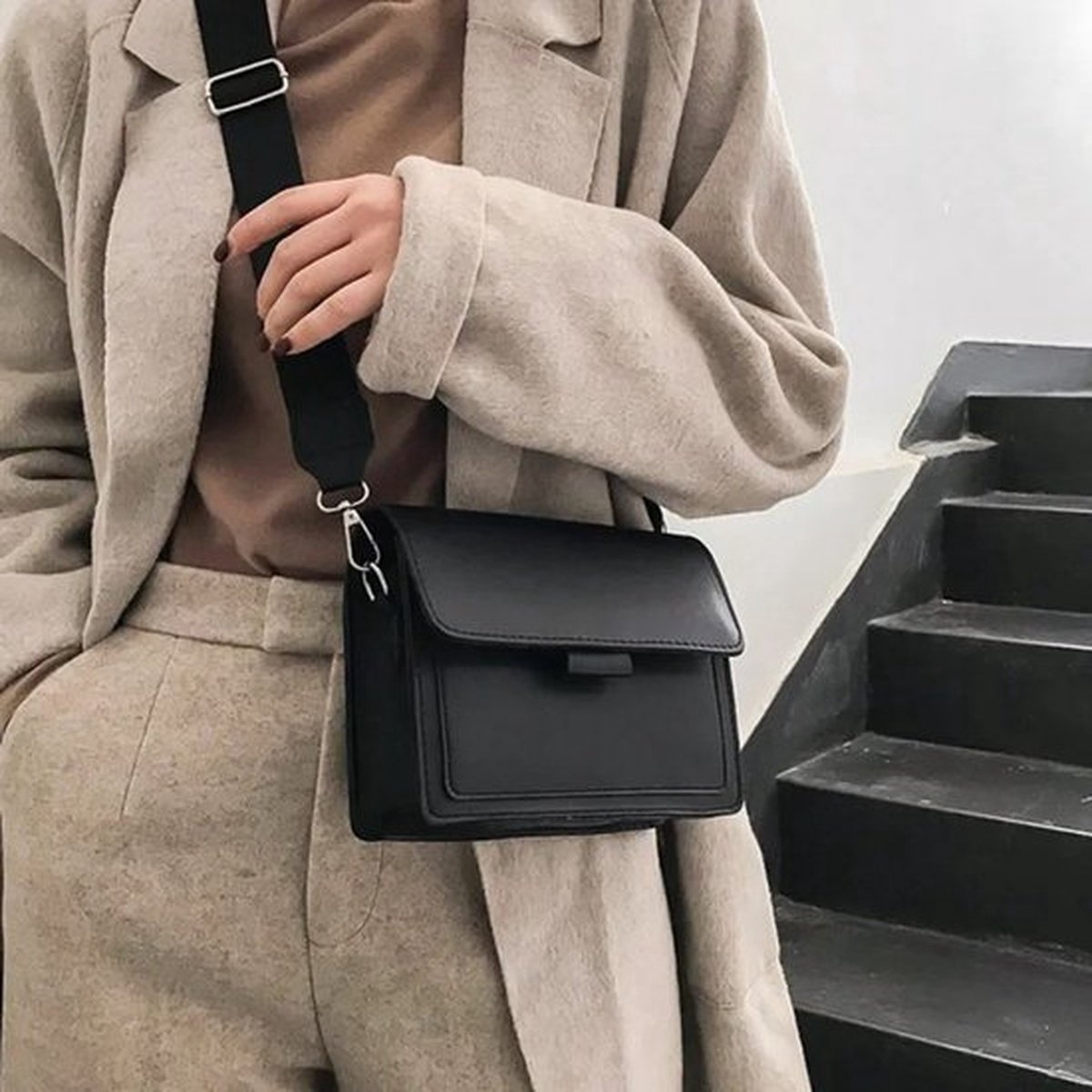 Vintage casual schoudertas voor dames, eenvoudige luxe schoudertas, kleine vierkante tas voor dames, retro, veelzijdige brede schouderband, casual draagbare damestas met één schouder, crossbodytas (zwart)