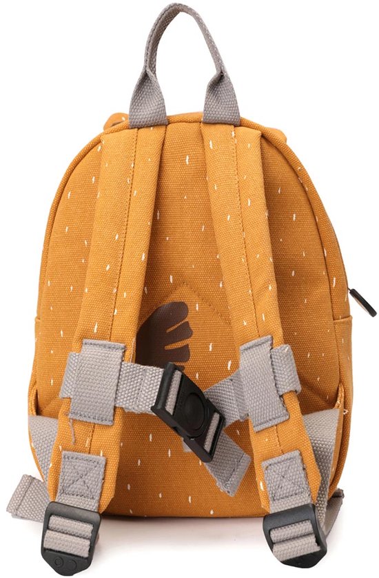 Achterkant van de gele rugzak met giraffe-print, witte spikkels en grijze schouderbanden.