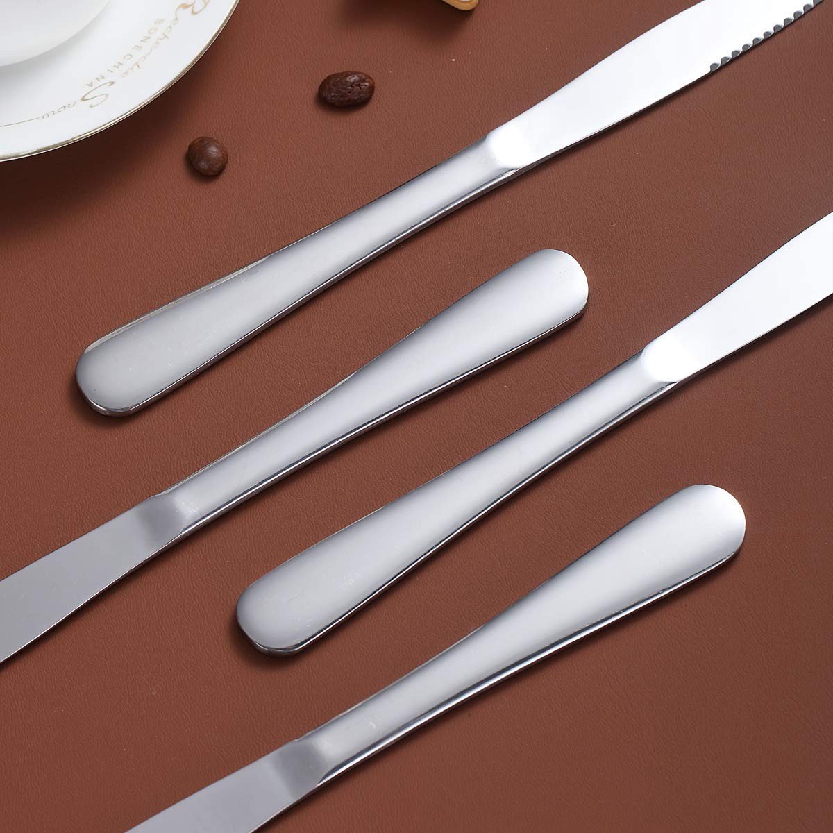Dailygoody - OmGoods - Dailygoody - Steakmes Set - Gekartelde Messen - Vaatwasmachinebestendig - 8 Stuks - Roestvrij Staal - Perfect voor Vleesliefhebbers