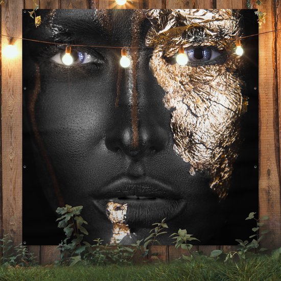 Affiche de Jardin Femme noire avec détails dorés - 200x200 cm