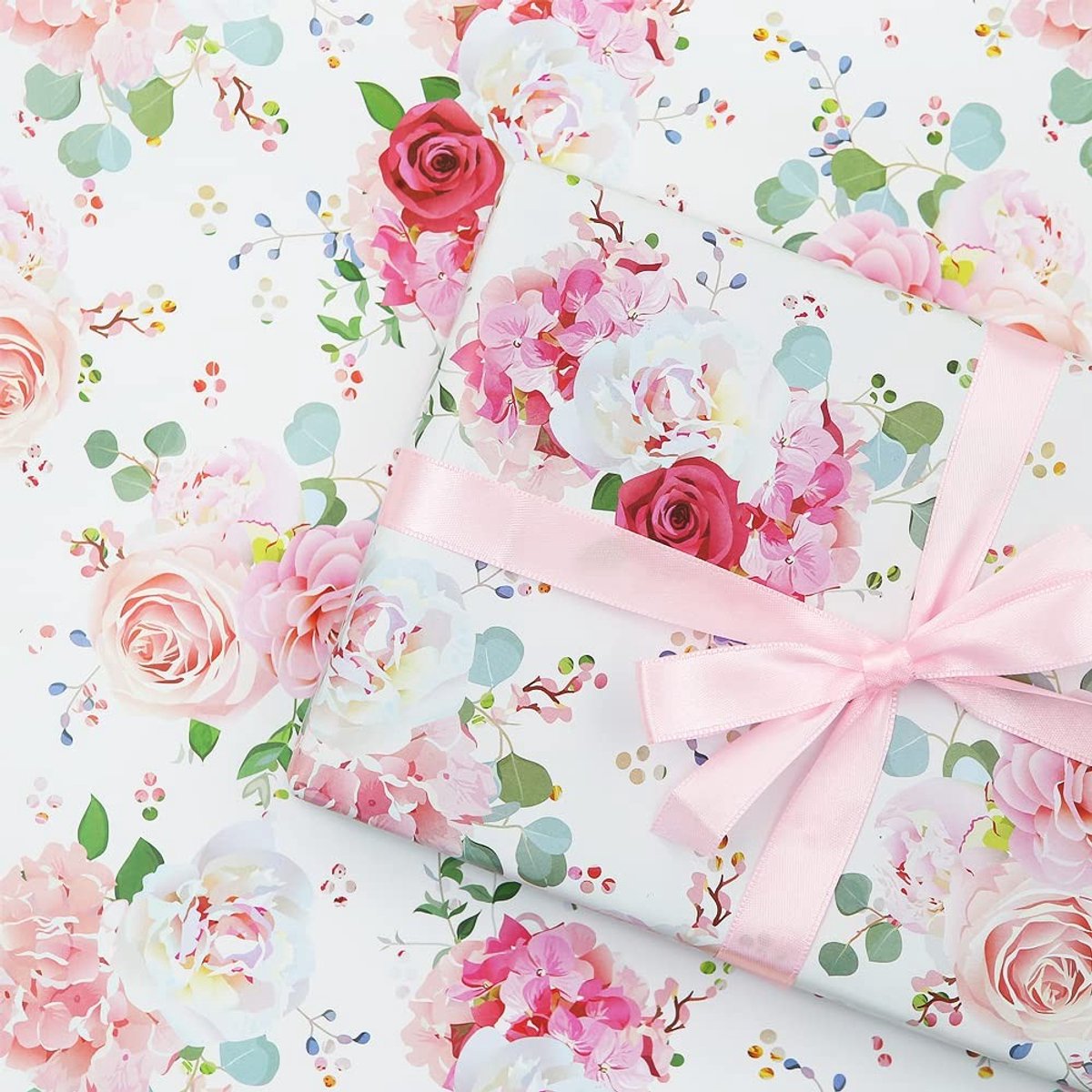 Dailygoods- Inpakpapier Roze Rozen - Cadeaupapier Bruiloft - Verpakking Verjaardag - Geschenkpakket Baby - Premium Vellen - Elegante Ontwerpen