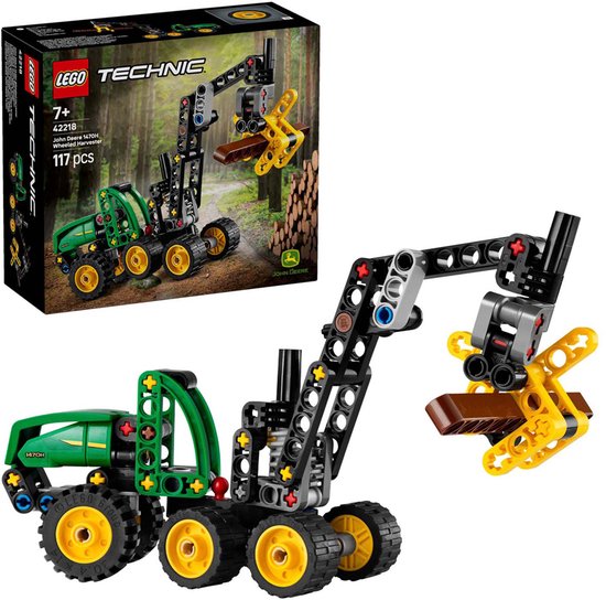 LEGO Technic John Deere 1470H bosbouwmachine met werkende grijper en stam, groen en zwart.