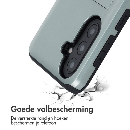Close-up van een groene telefoonhoes die een val simuleert. Versterkte randen en hoeken.