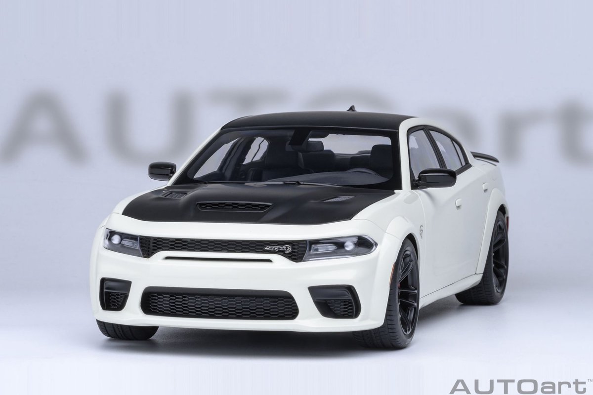 AUTOart 1/18 Dodge Charger SRT Hellcat Redeye Jailbreak, Knuckle White