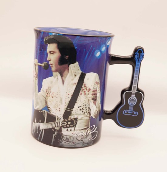 Elvis Presley in wit outfit op drinkbeker met handvat van een gitaar - grote mok van Elvis Presley - Mok met handvat gitaar - grote drinkbeker - official license koffiebeker van Elvis Presley - leuke Elvis accessoiress