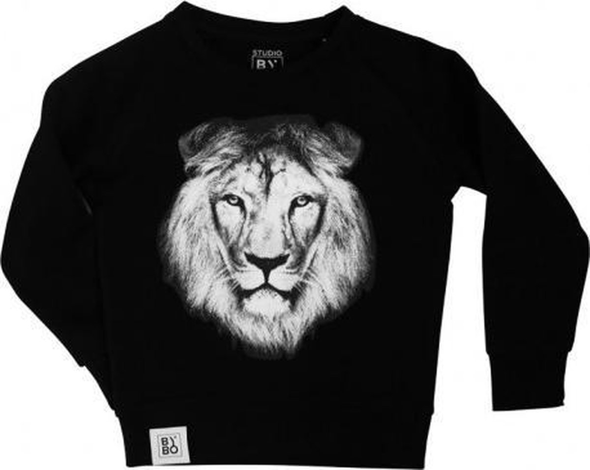 STUDIO BY BO® Kids Sweater Lion Zwart 122/128 | Biologisch katoen | Fair Wear Label