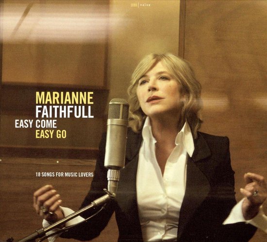 Marianne Faithfull met blonde bob, in zwart jasje, wit overhemd en zonnebril, bij een microfoon. Tittel: 'Easy Come Easy Go'.