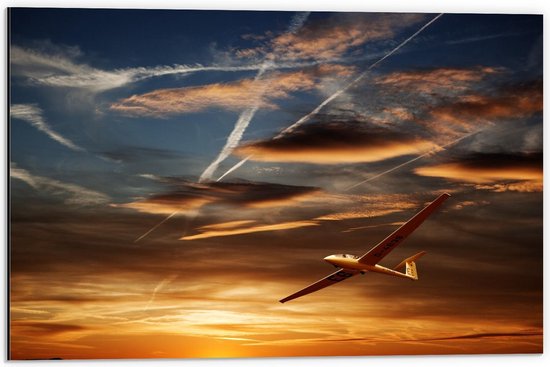 Dibond - Vliegtuig in Gouden Lucht - 60x40cm Foto op Aluminium (Wanddecoratie van metaal)