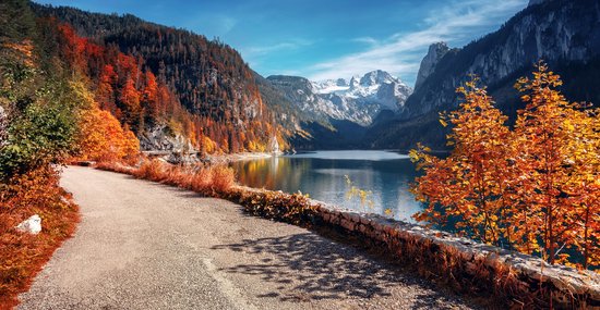 Fotobehang Beautiful Landscape Mountain Forest Lake. Amazing Autumn View Of Grundlsee Alpine Lake. Great Autumn Background For Design. Colorful Scenery In Alps. Popular Travel And Hiking Destination. - Vliesbehang - 315 x 210 cm
