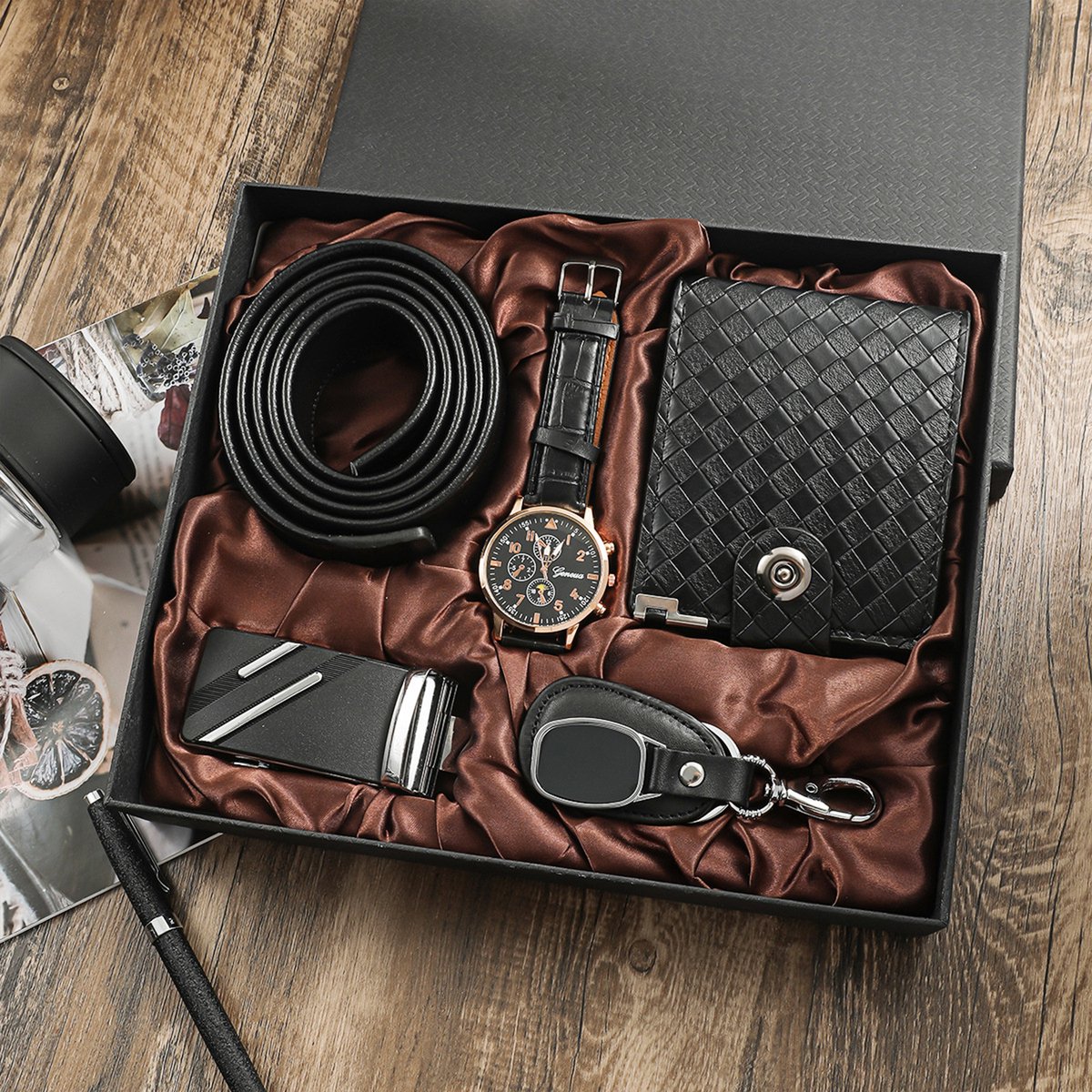 IBETTERTEC - Geschenkset 4ST Damesriem Kwartshorloge Portemonnee Sleutelhanger - Heren Geschenkset - voor uw vader - mannen - zoon - vriend en collega