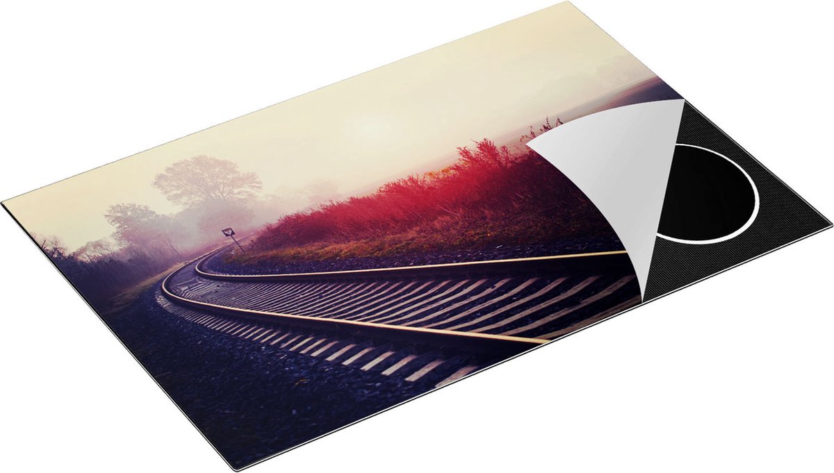 Chefcare Inductie Beschermer Spoorweg Rails tijdens de Herfst met Mist - 80x50 cm - Afdekplaat Inductie - Kookplaat Beschermer - Inductie Mat