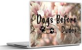 Autocollant pour ordinateur portable - 10,1 pouces - Citation de Chiens « Dogs before dudes » et un fond avec un chien et des fleurs