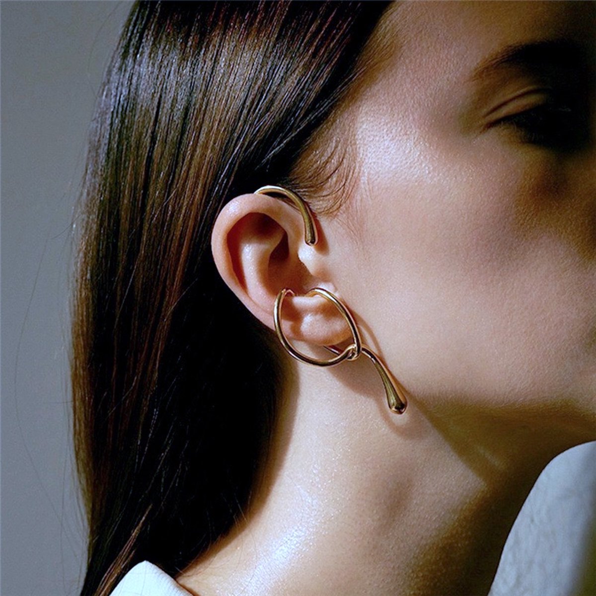 Uniek ontwerp met vloeiende lijn grote oormanchet uit één stuk-goud-right ear