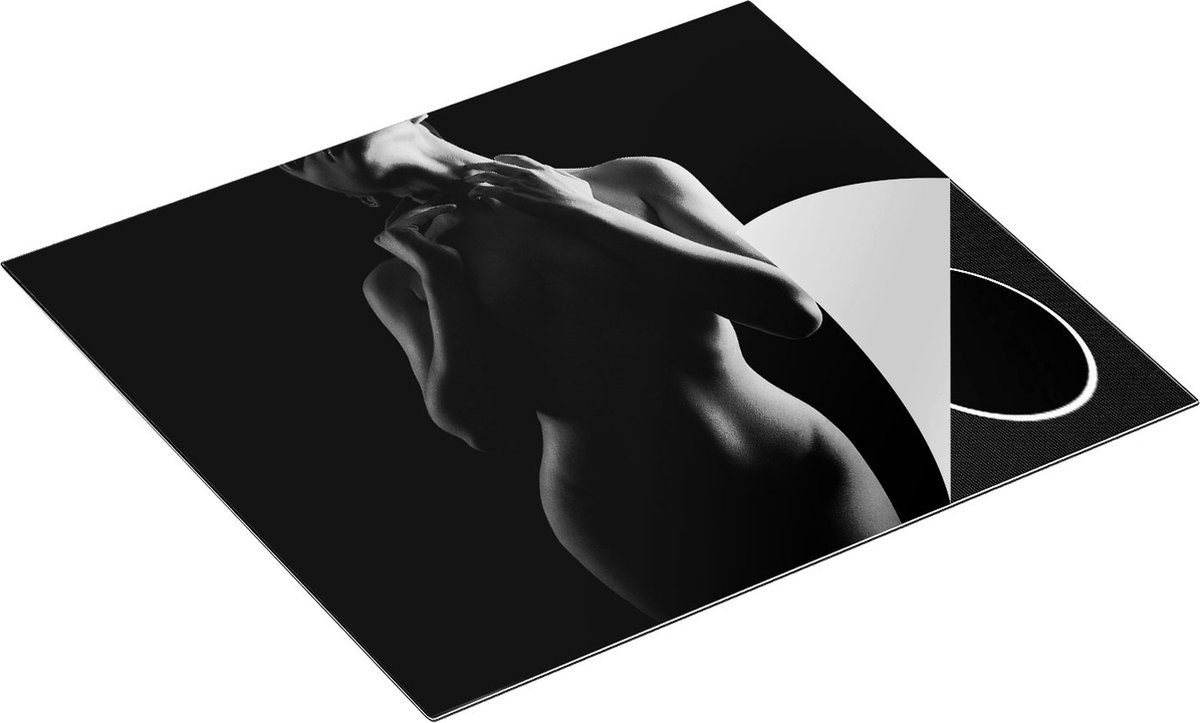 Chefcare Inductie Beschermer Naakte Vrouwenlichaam in het Donker - Zwart Wit - 60x52 cm - Afdekplaat Inductie - Kookplaat Beschermer - Inductie Mat
