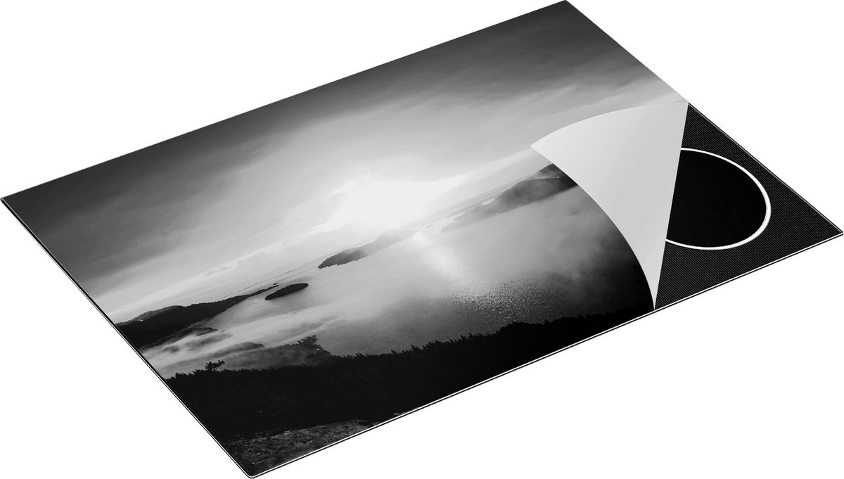 Chefcare Inductie Beschermer Zonsondergang in de Bergen met Wolken - Zwart Wit - 75x55 cm - Afdekplaat Inductie - Kookplaat Beschermer - Inductie Mat