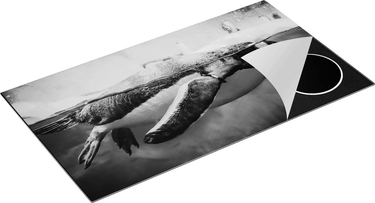 Chefcare Inductie Beschermer Pinguïn Zwemt in het Water - Zwart Wit - 95x55 cm - Afdekplaat Inductie - Kookplaat Beschermer - Inductie Mat
